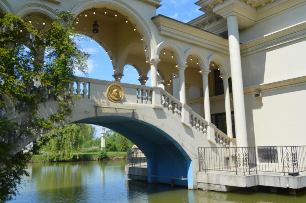 Hotel Venecia Palace Michałowice Exterior foto